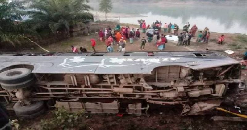 accident-bus-falls-into-ditch-in-chirirbandar-dinajpur-killing-2-and-injuring-10-others-on-feb-12-2022-2082bff55bf6664f8c95ecf15d10fe111644655760.jpg