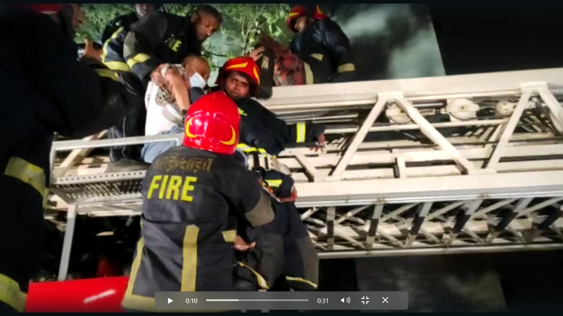 fire-service-rescues-people-from-fire-at-gulshan-building-113572624504144c659e74f4903dadc91700415498.jpg