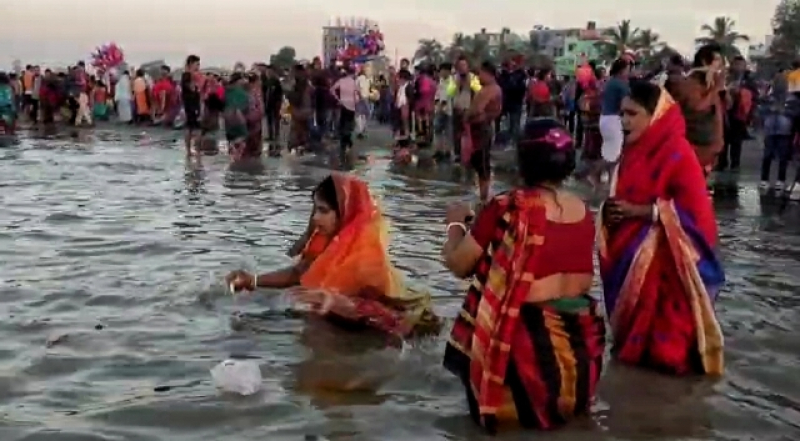holy-bath-of-raas-festival-in-kuakata-98ba5aa5e1c37a322d5fd0c02ba409ae1701104995.jpg