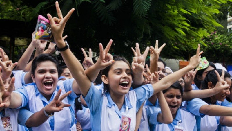 students-normally-cheer-ssc-results-bf71c5005d4d3d6eaaeedaff03747dd81727966338.jpg