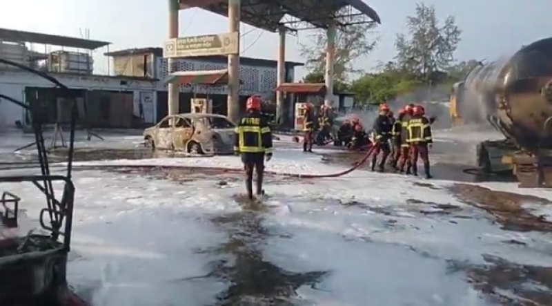fire-service-men-dousing-fire-at-a-petrol-filling-station-on-monday-3f46e8ee8789d0ea88671275510b65dd1730729871.jpg