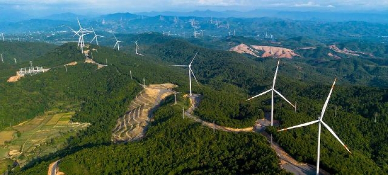 power-generating-windmills-line-the-hills-of-quang-tri-province-viet-nam-8d45fc2a33baefa42e0662c70dad22841730785114.jpg