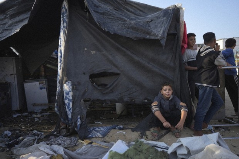 palestinians-gather-at-the-site-of-an-israeli-strike-in-the-courtyard-of-the-al-aqsa-hospital-where-displaced-people-live-in-tents-in-deir-al-balah-gaza-strip-saturday-nov-aa464c294b757daf9b6b3f7e9143bb4e1731216584.jpg