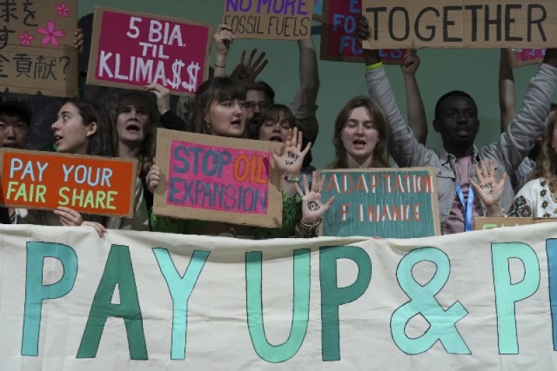 climate-activists-demonstrate-in-baku-on-friday-for-a-successful-conclusion-of-tslks-a0f33b36f08c2eff8aa990a45dee9a7f1732291157.jpg