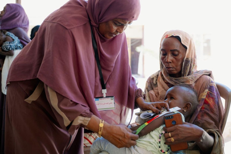 two-women-and-a-child-in-a-displacement-shelter-in-sudan-fdf1d442e8dc3ee2bde45851ef1143061733507304.jpg