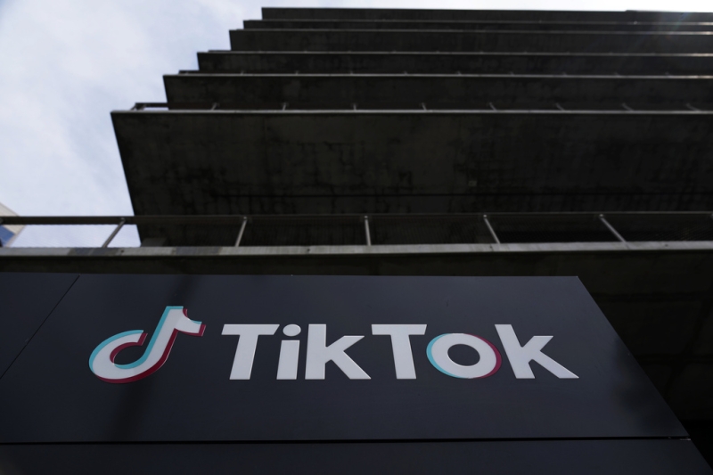 trump-asks-supreme-court-to-delay-tiktok-ban-so-he-can-weigh-in-after-taking-office-ed4220377db0ffb39e84ecc5b4e6be1f1735364146.jpg