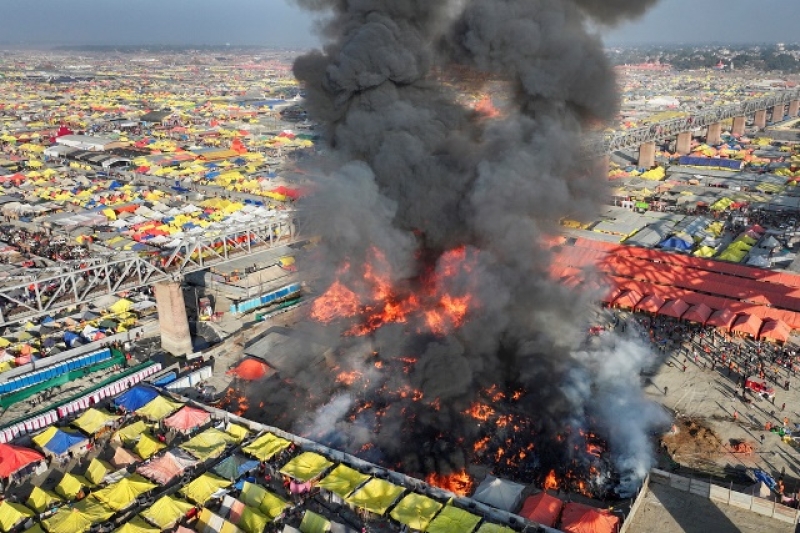 fire-engulfs-a-tented-camp-near-the-confluence-of-the-ganges-the-yamuna-and-the-saraswati-rivers-during-the-45-day-long-maha-kumbh-festival-in-prayagraj-india-sunday-jan-c0f41685eb75172cfe348e2e081c5fc61737345580.jpg