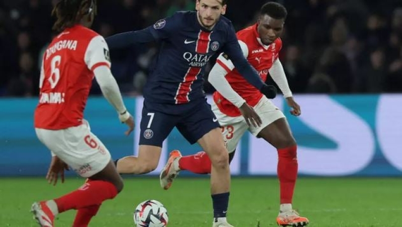 psg-held-as-kvaratskhelia-makes-debut-d6b64e7cbcd19cbcdf7e8451f97462461737879391.jpg