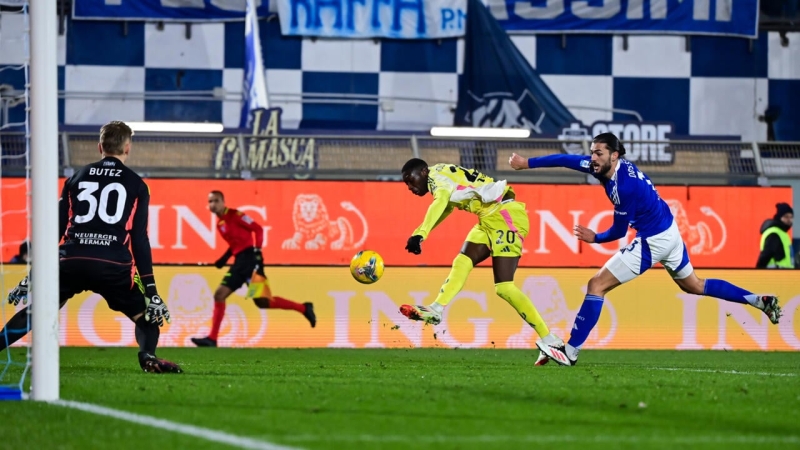 kolo-muani-double-saves-juve-at-como-5add47cb33eebae002f8a7859b28bc061739013399.jpg