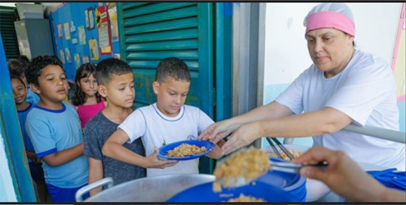 brazilian-government-has-adopted-public-policies-that-aim-to-guarantee-food-and-the-nutritional-security-of-the-population-especially-schoolchildren-ddab7fd0c1fe729689bdcd398b7d93c91739942894.jpg