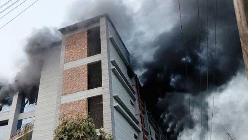 fire-breaks-out-at-ebalon-fashion-factory-in-boalkhali-chattogram-098defe48aedf499cd3d7bae0043be881740243671.jpg
