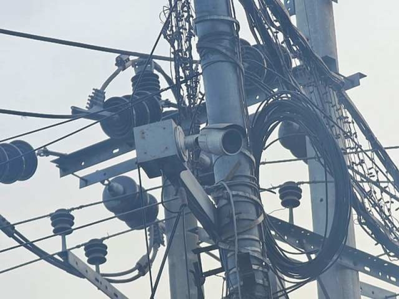 a-cctv-camera-fitted-to-an-electric-pole-in-feni-but-the-network-remains-broken-42173f45dfec706f03aba8cdc40e429b1742874309.jpg