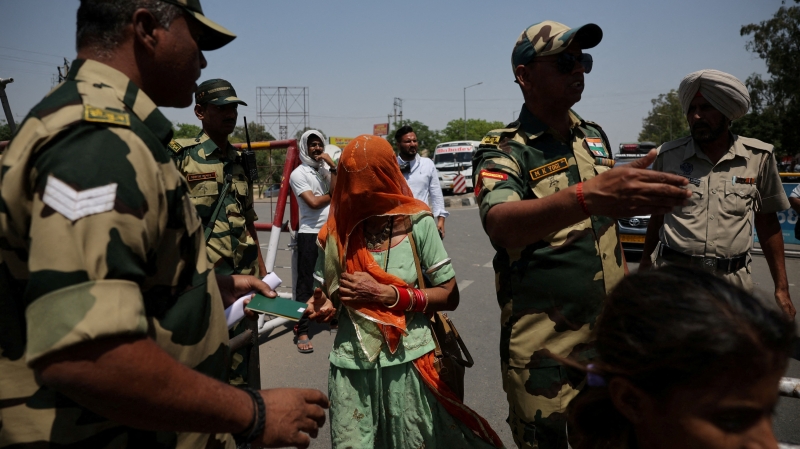 cropped-17458204432025-04-28t004643z_1596148039_rc276eaepbs4_rtrmadp_3_india-kashmir-attack-f199b0211c0154b38baee74bcbace37e1745838074.jpeg