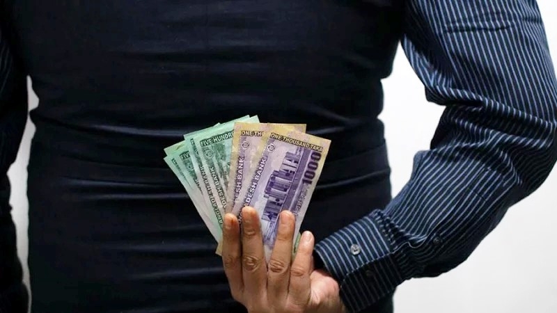 black-money-3c42658bae804065ab1c8178388ea8e01748880261.jpg