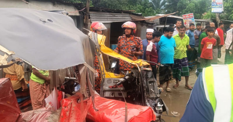 three-wheeler-hit-by-a-bus-was-severely-damaged-in-faridpur-on-tuesday-2b92c82fa6b69e4f03abeeb50e313df01749007807.png