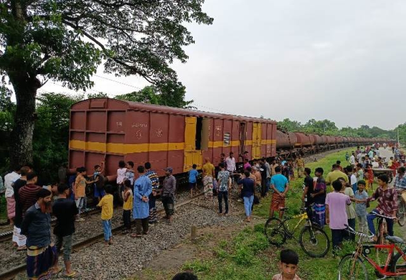 goods-train-derailed-in-chuadanga-on-friday-964a805963b05dd32623241352b28b601751645920.jpg