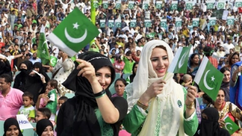 from-flag-to-flattery-dc0cc1c3321ef18a7dc3256d105c89711756574726.jpg