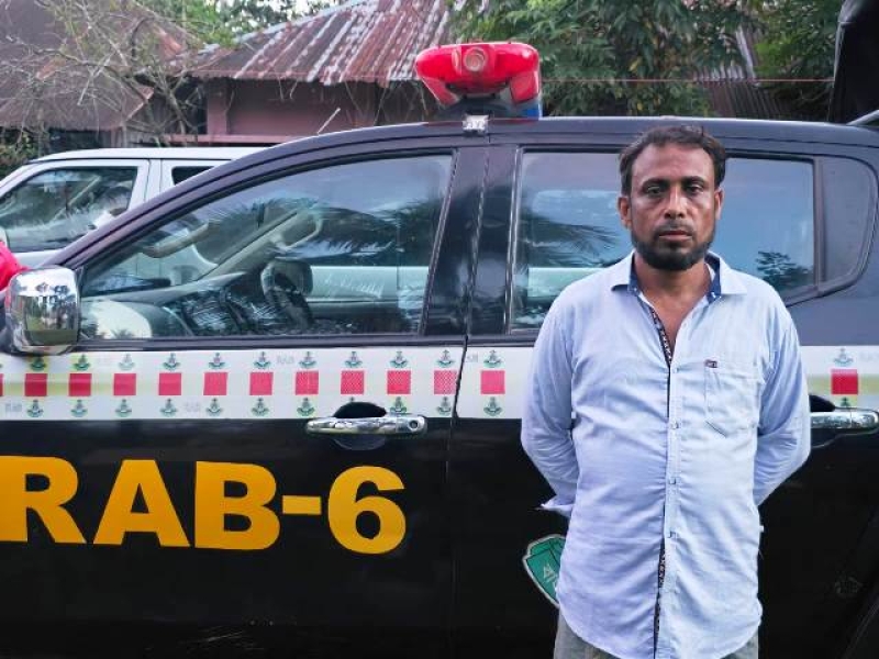 sukur-khan-an-accused-in-the-murder-of-a-fisherman-in-kalapara-has-been-arrested-by-rab-379eb45be5b22336f491f72d283cee481757411972.jpg
