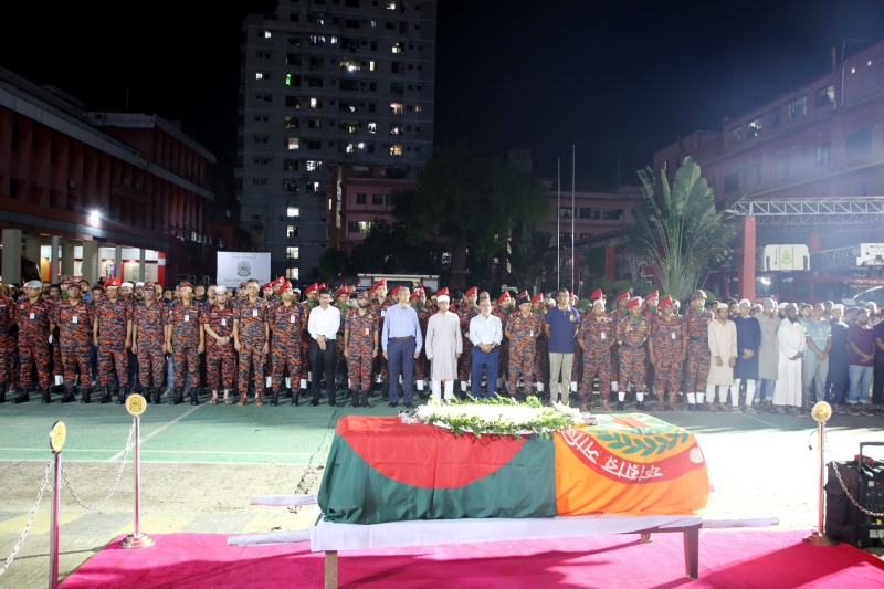 janaza-of-firefighter-shamim-ahmed-was-held-on-tuesday-with-state-honour-3c6870e4649f4d72dad1fcd15f3f344e1758685120.jpg