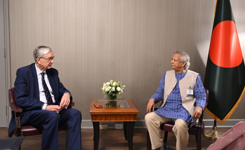 president-of-the-club-de-madrid-and-former-president-of-slovnia-danilo-turk-mer-chief-adviser-prof-yunus-in-new-york-on-wednesday-577eff089d1d03ff07778fe813c4427c1758769814.jpg