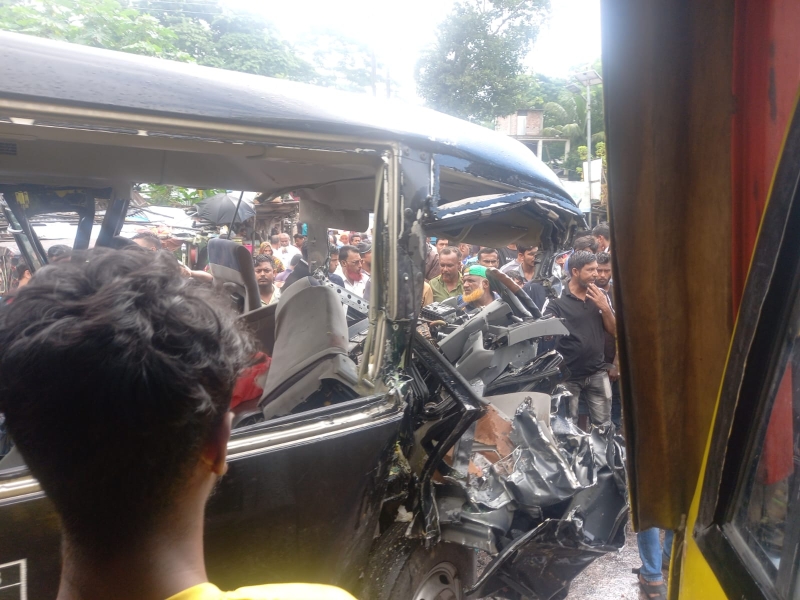 rab-minibus-damaged-in-a-head-on-collision-with-a-passenger-bus-in-kuakata-on-saturday-11-oct-2025-2b61ecba9cb11768591d48ed8fd80f311760202529.jpg