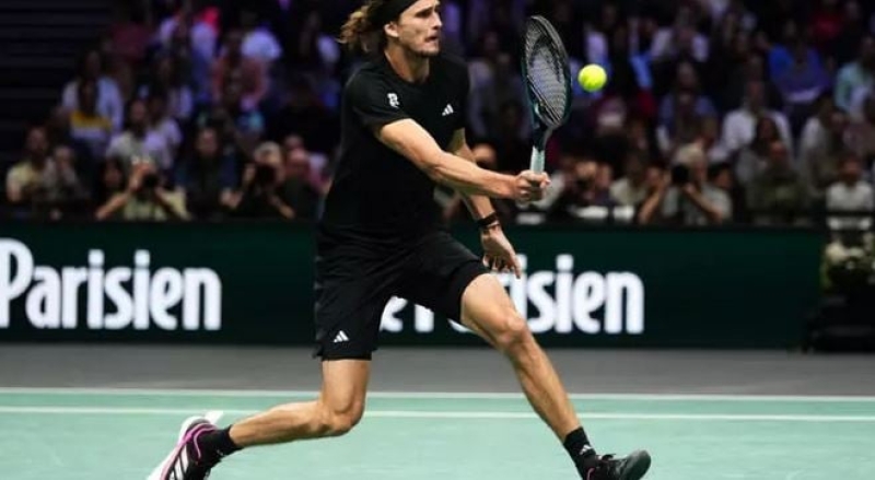 zverev-survives-scare-to-kickstart-paris-masters-title-defence-4aaec5acf1d2657d245227a715912f971761764054.jpg
