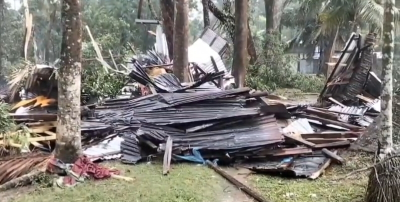 houses-destroyed-by-baishakhi-storm-in-kalapara-on-tuesday-de637d4f163f80f9e4cdbf4b927c6d281777395872.jpg
