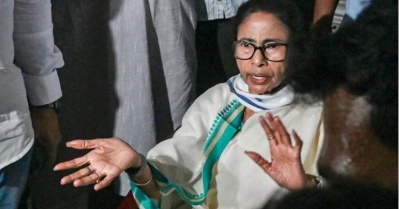 chief-minister-mamata-banerjee-refused-to-resign-following-her-party-was-defeated-in-the-recent-assembly-election-435e24bbb56be43af2849dafaea8b85b1778211136.jpg