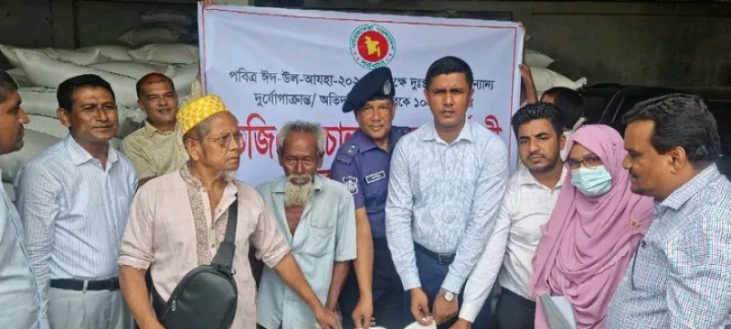 vgf-rice-is-being-distrbuted-in-kalapara-on-the-occasion-of-the-upcomingh-eid-4e6b5cae0f8836e9984b7bcb727edef11779430756.jpg