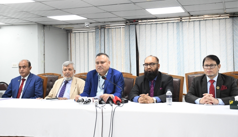 mohammad-zahir-hossain-sole-representative-of-islami-bank-board-of-directors-addressing-a-press-conference-on-june-15-2026-4e1fbc0f01b570ee3866dac2b5c125da1781544768.jpg