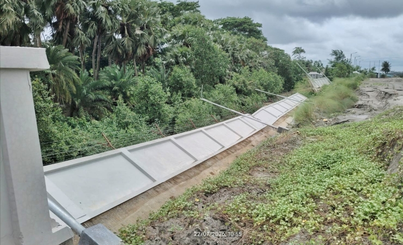 two-boundary-walls-of-payra-port-collapse-again-14d26f6b33051969b47df45ffde4bea01784785371.jpg