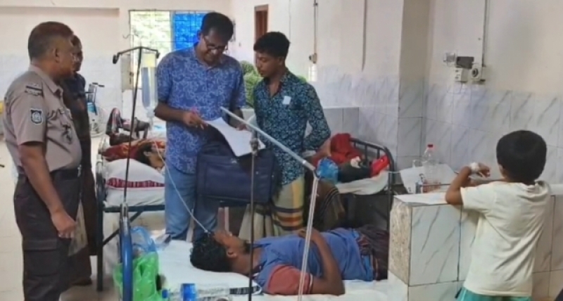 injured-fishermen-under-treatment-at-kalapara-hospital-39c9276f66c272c3296dc30a7e5ae6fc1785933182.jpg