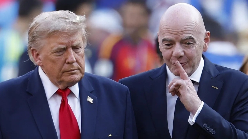 trumpsayswouldbeterriblemistaketoreplacefifasinfantino-ezgif-6742ea812b3ef247c14056448a77da5e1786432859.jpg