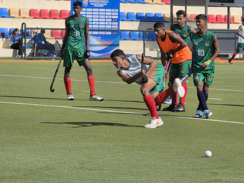 u-20juniorhockeyteamfacechinatomorrow-ezgif-e03d6d303a041024c441efeef39d2d731788432172.jpg