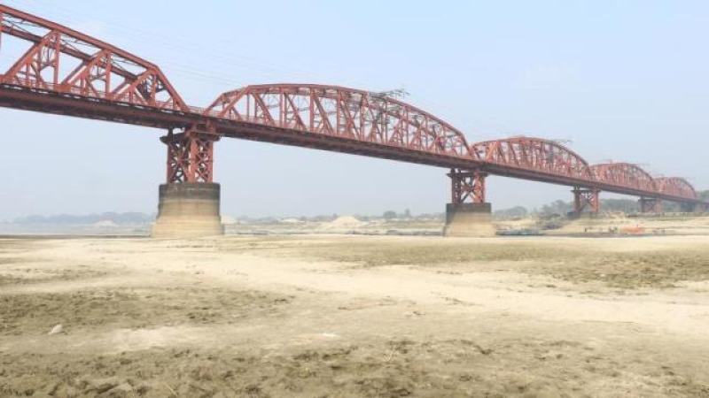 the-ganges-at-the-hardinge-bridge-point-in-the-dry-season-270bf9fcef57528a090c65938190a21e1788960269.jpg