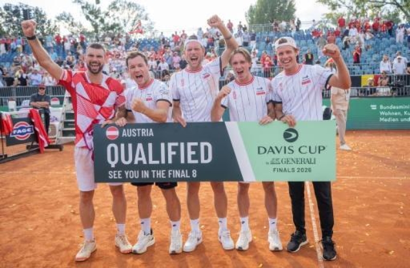 czechsbeatusatoqualifyfordaviscupfinals-ezgif-15a1d858c8bcfb2e6e13774a22dbb6f21789886336.jpg