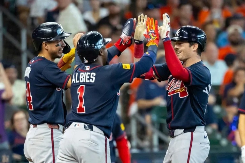 bravesclinchdivisiontitleasredsoxreachmlbplayoffs-ezgif-563b244f7b3116a3b755b08d241ddce31789976049.jpg