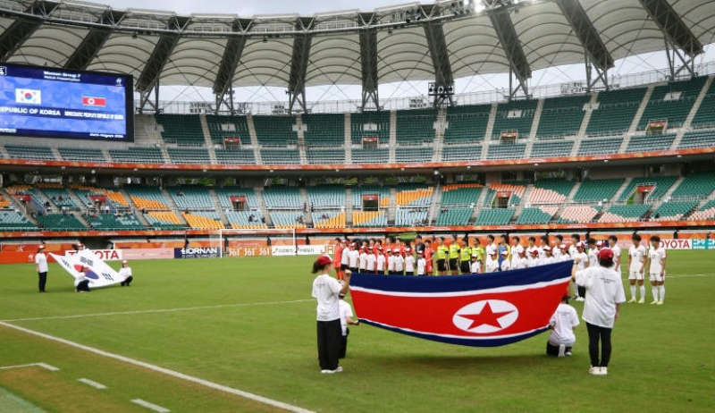 penaltyheroruesemptyseatsasgameshostsjapanwinfootballgold-ezgif-8a86aca12228fe68344e28198c1540e61791009686.jpg