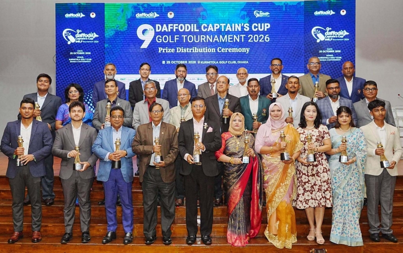 armychiefdistributesprizesatdaffodilgolftournament-ezgif-48e718784de1bedb2caabf48de33a0d41792949946.jpg