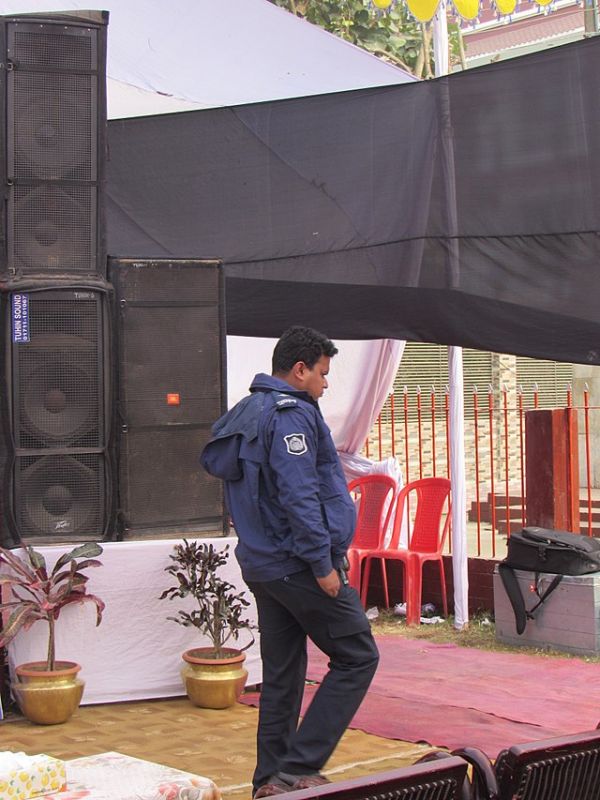 policeman-bangladeshi-ccbcf5395921ff0e36fabcc0225cd2221626081382.jpg