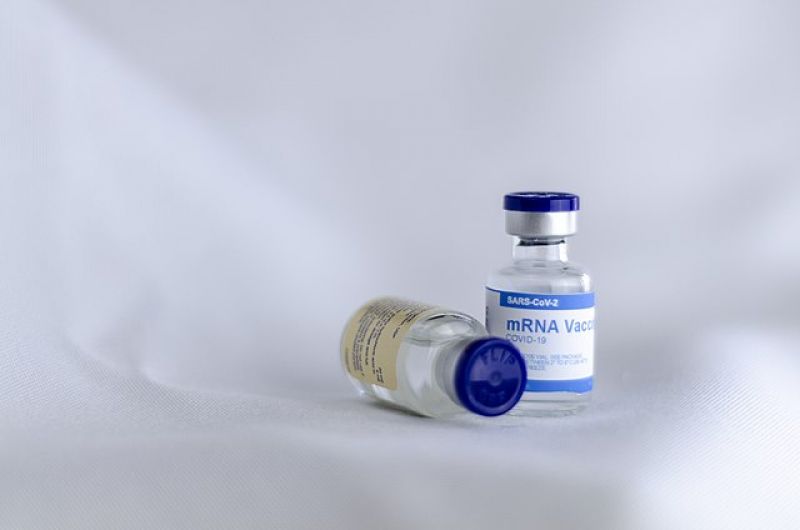 covid-19-vaccine-vial-prop-mrna-cc95d0e3e4ab1a3a3bd96affd48fb70a1626920014.jpg