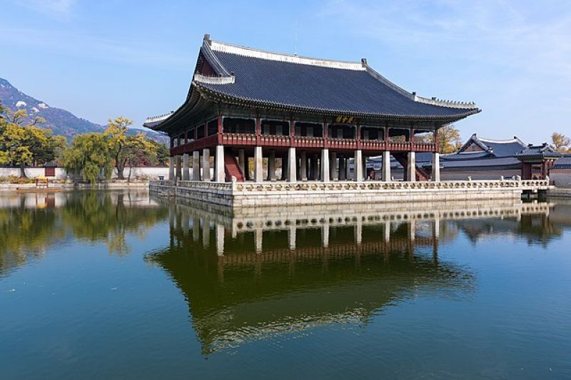 seoul-royal-banquet-hall-gyeonghoeru-at-gyeongbokgung-palace-71613bafa4030d1ed6209d01c7f1b6151627190945.jpg