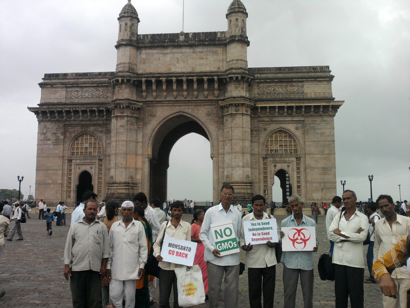 indian-farmers-at-gateway-of-india-84566d12bff72d7915ad9283b431fb171627799501.png
