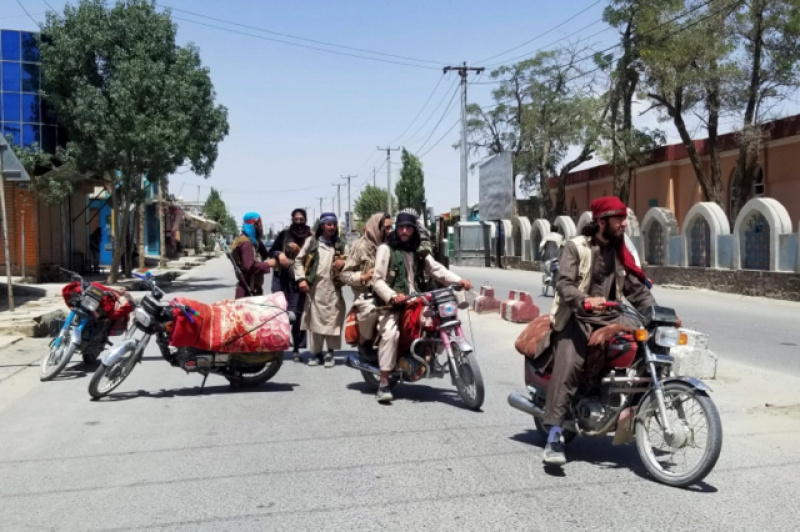 taliban-fighters-patrol-the-city-of-ghazni-after-conquering-it-7542b75cd183550f914414c9d69ffda11629177369.png