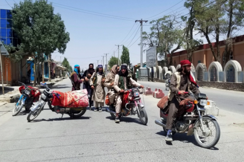 taliban-fighters-patrol-the-city-of-ghazni-after-conquering-it-7542b75cd183550f914414c9d69ffda11629442722.png