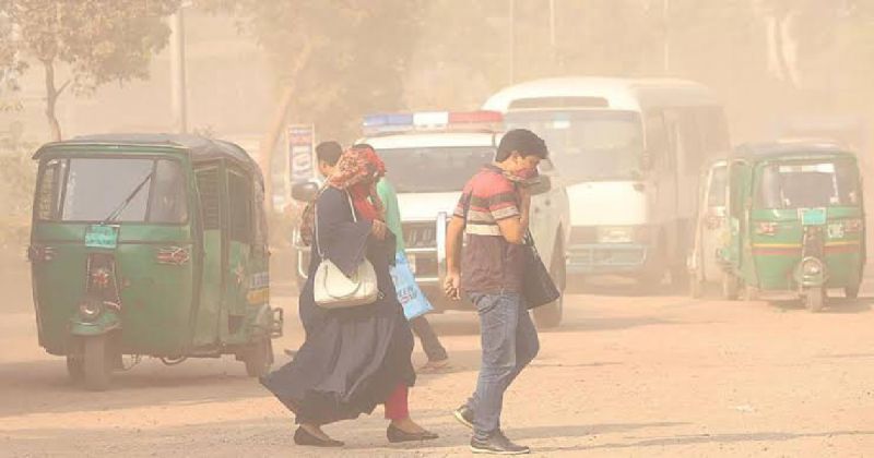 air-pollution-makes-dhaka-dwellers-to-cover-their-noses-as-they-walk-through-thick-smoke-and-dust-9c3d838aa972bb9f3b52050d1ada1f461635761020.jpeg