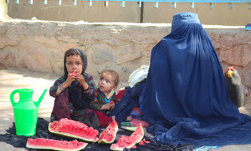 a-mother-and-her-children-fled-conflict-in-lashkargah-and-now-live-in-a-displaced-persons-camp-in-kandahar-southern-afghanistan-1e7053b461daa56019daed02db518ced1636197368.jpg