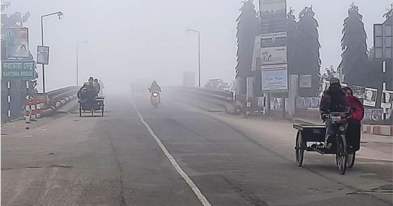 fog-reduces-visibility-on-a-road-in-panchagarh-f5c8da2a408702dfe3fdb78b5c3b7f421642519171.jpg