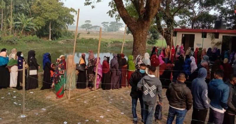 voters-standing-in-queues-at-a-polling-centre-in-sylhet-8470920dbeb8f62e7da54d06614830021643611176.jpg
