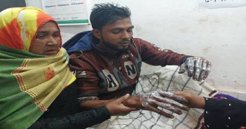accident-one-of-the-persons-injured-in-the-oxygen-cyllinder-blast-in-bagerhat-on-feb-12-2022-dbb4a2880d20acbcd3c4144f0ac0fbf71644653625.jpg